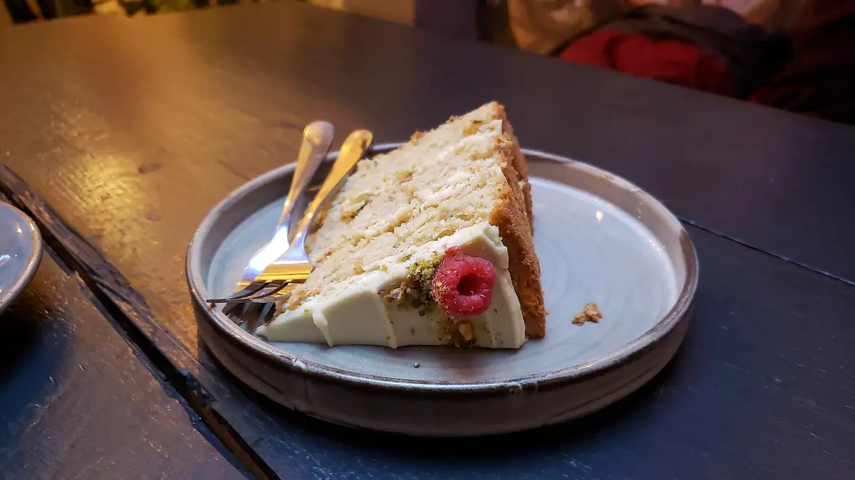 Cake Maker bakes